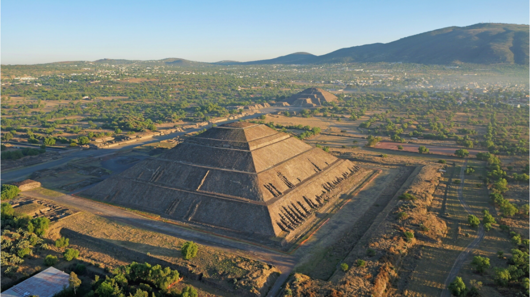 Main image Dawn Over the Pyramid of the Sun