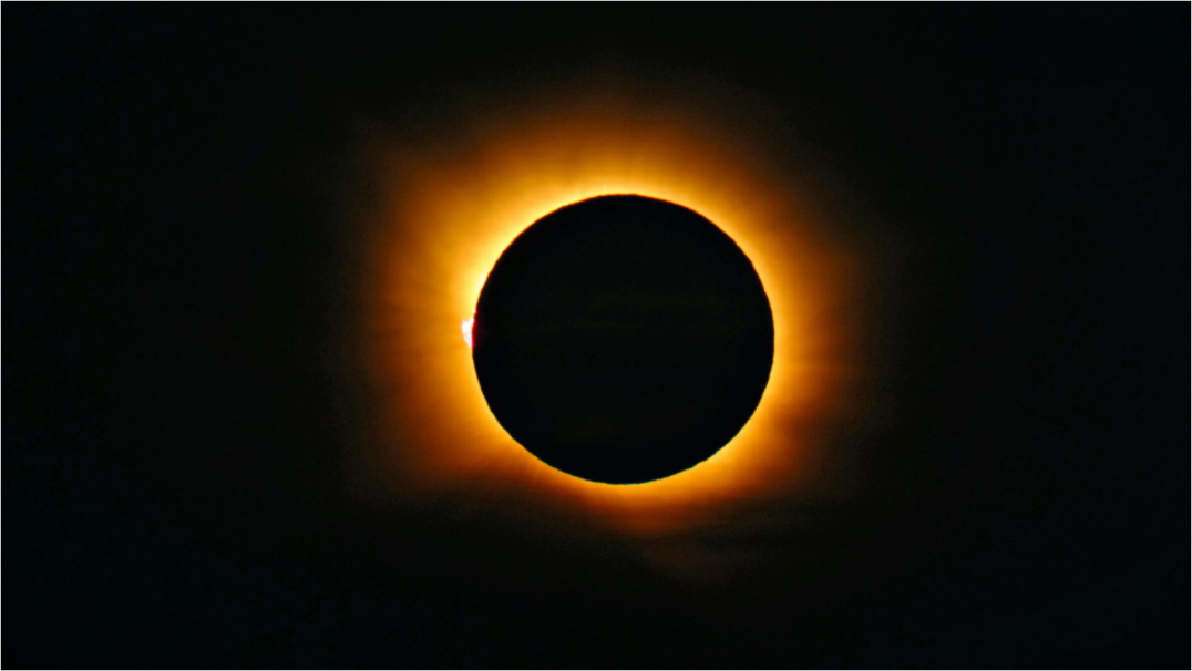 Main image Phases of Totality: 2 of 3
